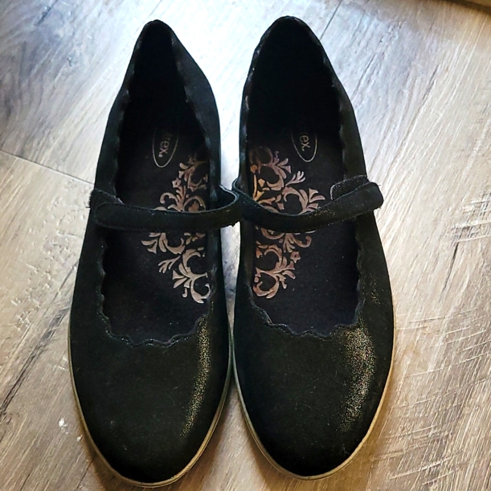 Aetrex Black Mary Janes